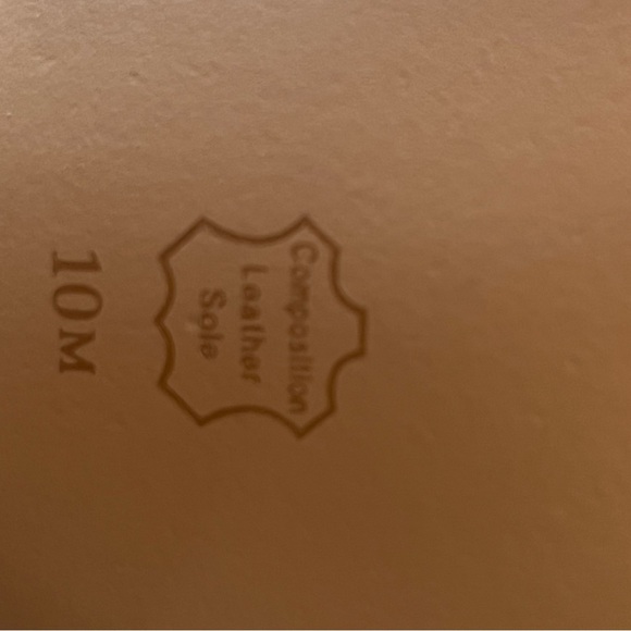 Etienne Aigner beige sandals size 10 - Picture 4 of 8